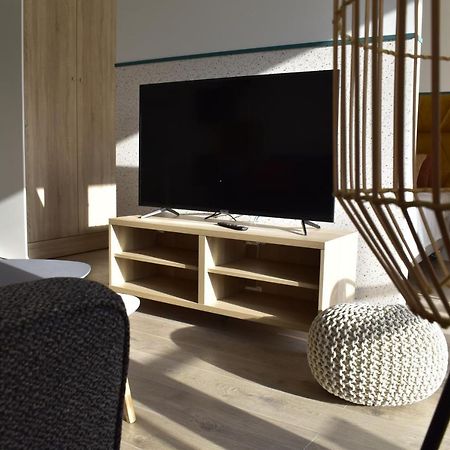 White Apartment Modern Tower Atal Gdyně Exteriér fotografie